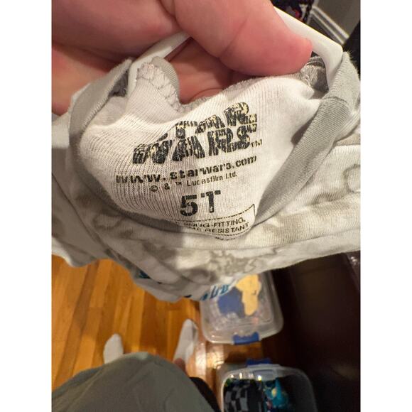 Star Wars (“Baby Yoda”) Tie-Dye Pajama Set Size 5T - Picture 9 of 9